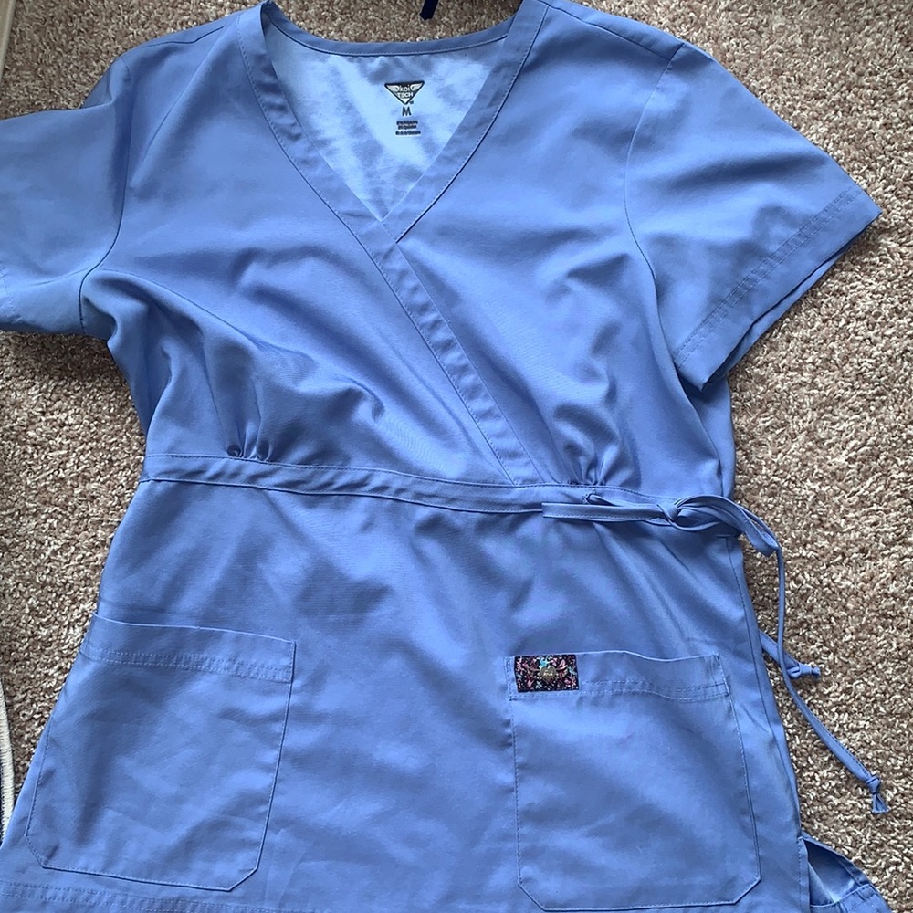 Women’s scrub top Koi